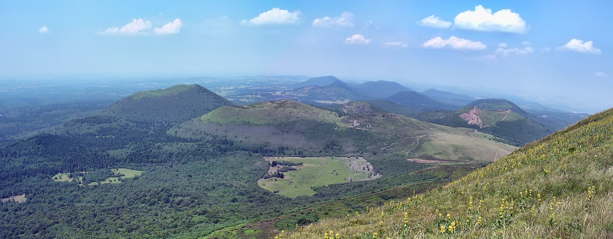 Panorama de la Chaîne des Puys depuis le Puy de Dôme, Puy-de-Dôme