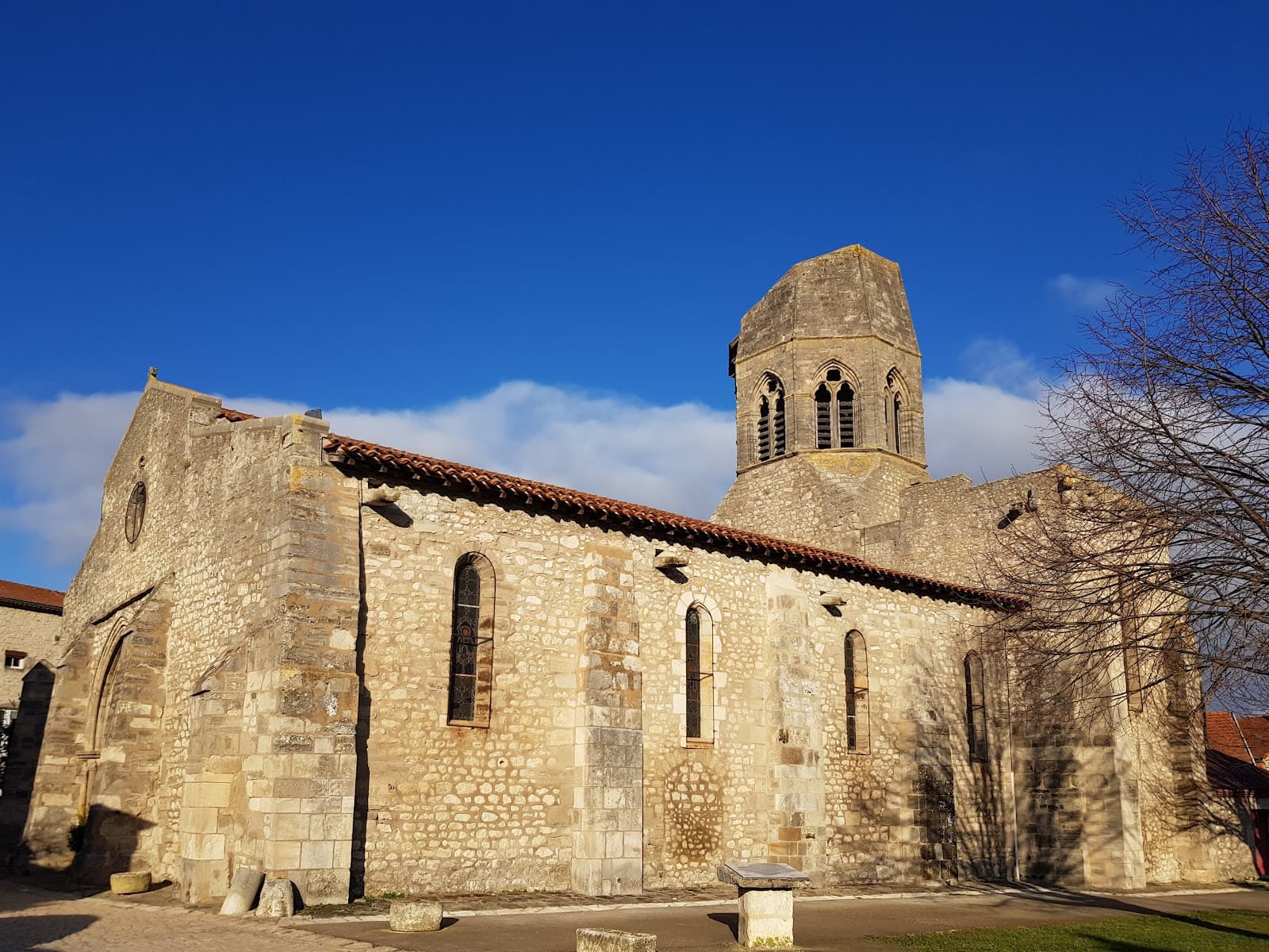Église Saint-Jean-Baptiste de Charroux